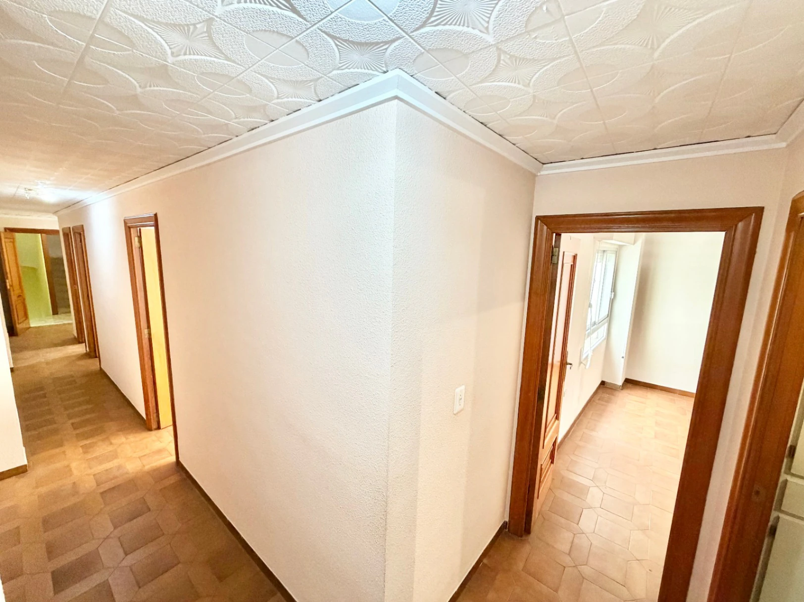 Maison de village avec un grand potentiel pour 3 logements et une terrasse panoramique.