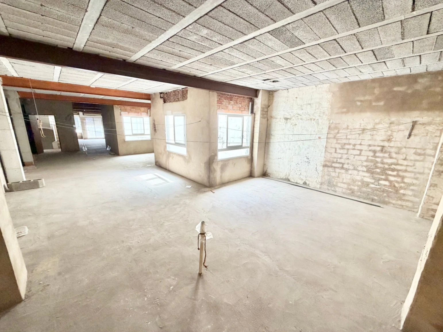 Maison de village avec un grand potentiel pour 3 logements et une terrasse panoramique.