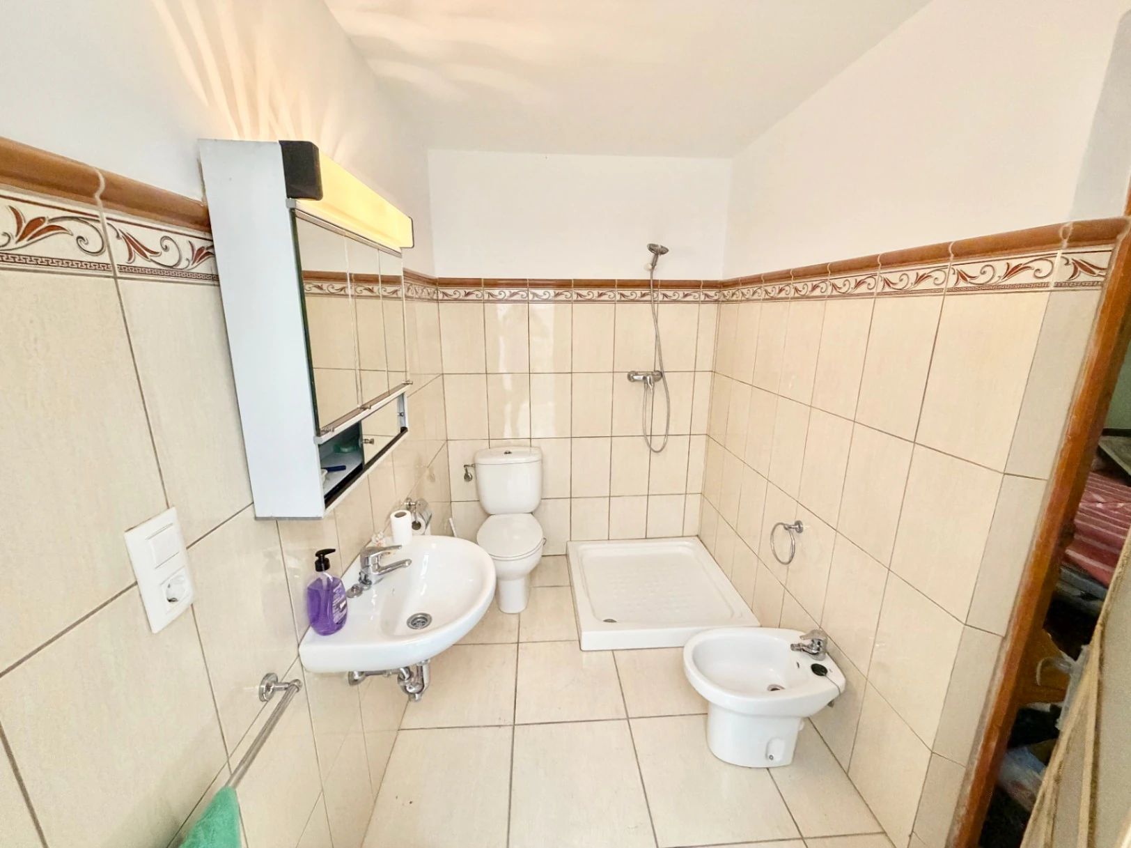 Maison de village avec un grand potentiel pour 3 logements et une terrasse panoramique.