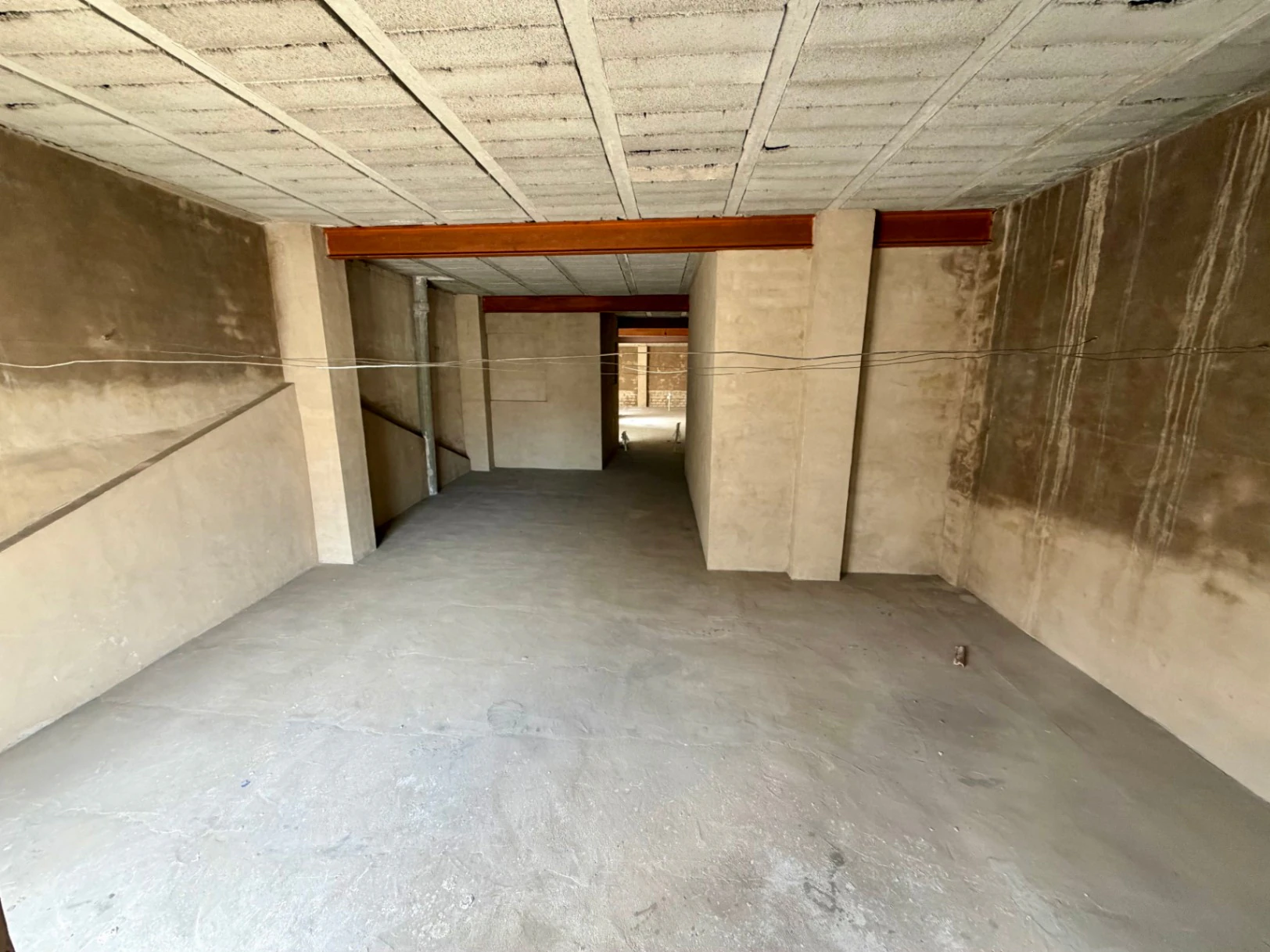 Maison de village avec un grand potentiel pour 3 logements et une terrasse panoramique.