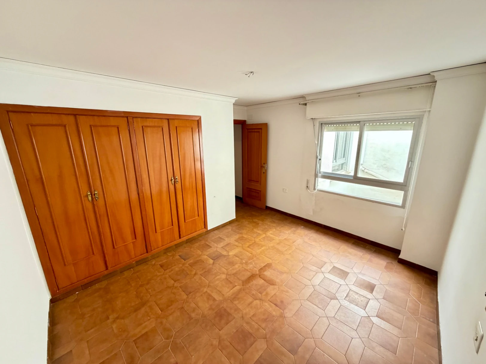 Maison de village avec un grand potentiel pour 3 logements et une terrasse panoramique.