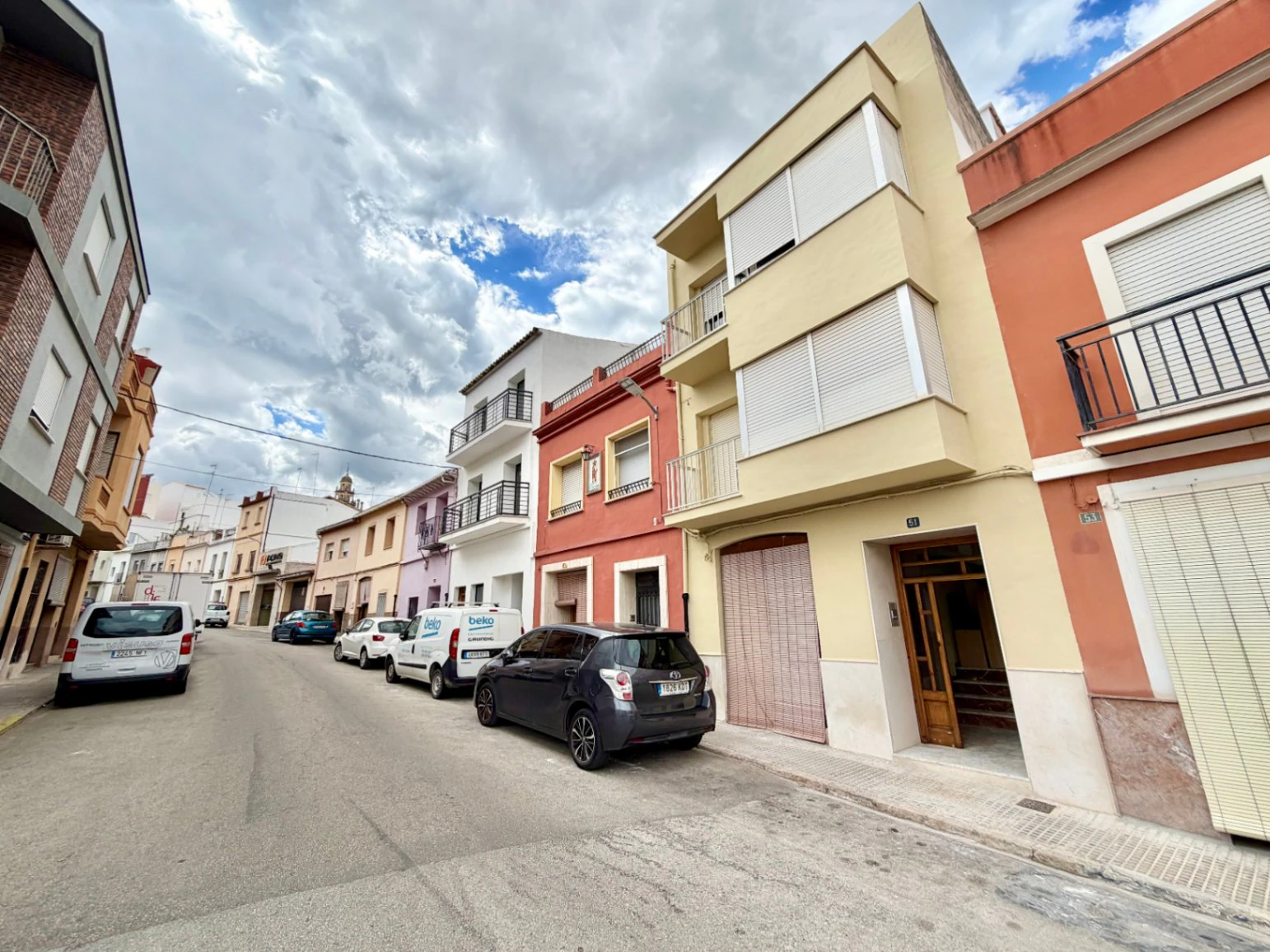 Maison de village avec un grand potentiel pour 3 logements et une terrasse panoramique.