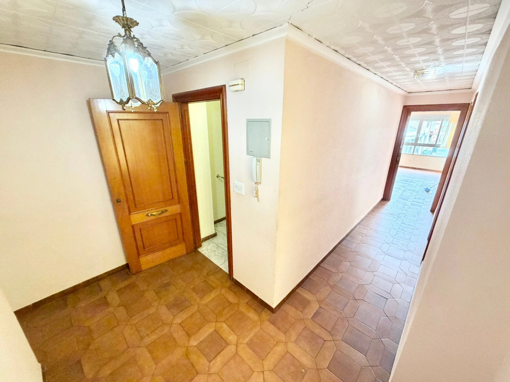 Maison de village avec un grand potentiel pour 3 logements et une terrasse panoramique.