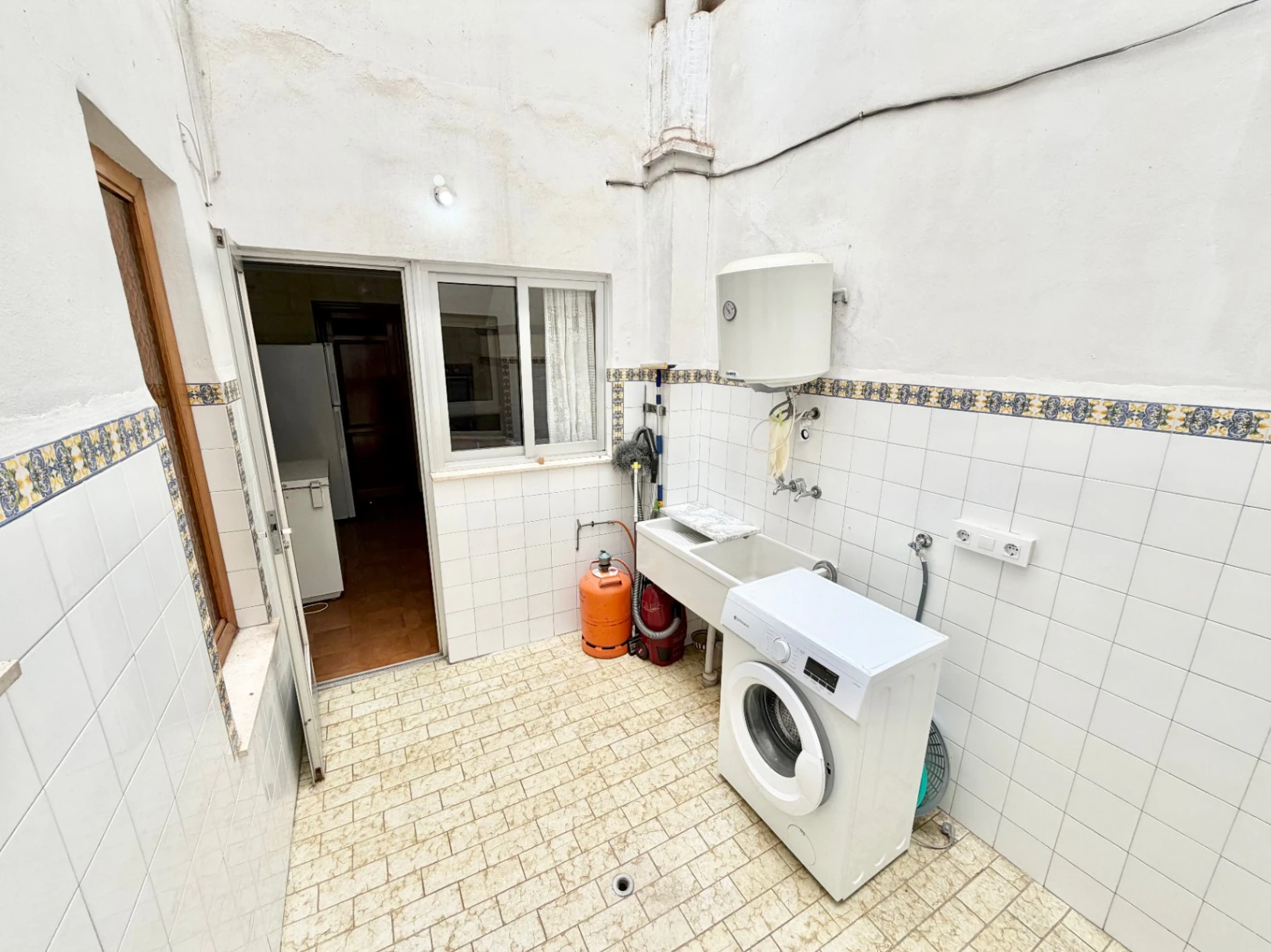 Maison de village avec un grand potentiel pour 3 logements et une terrasse panoramique.
