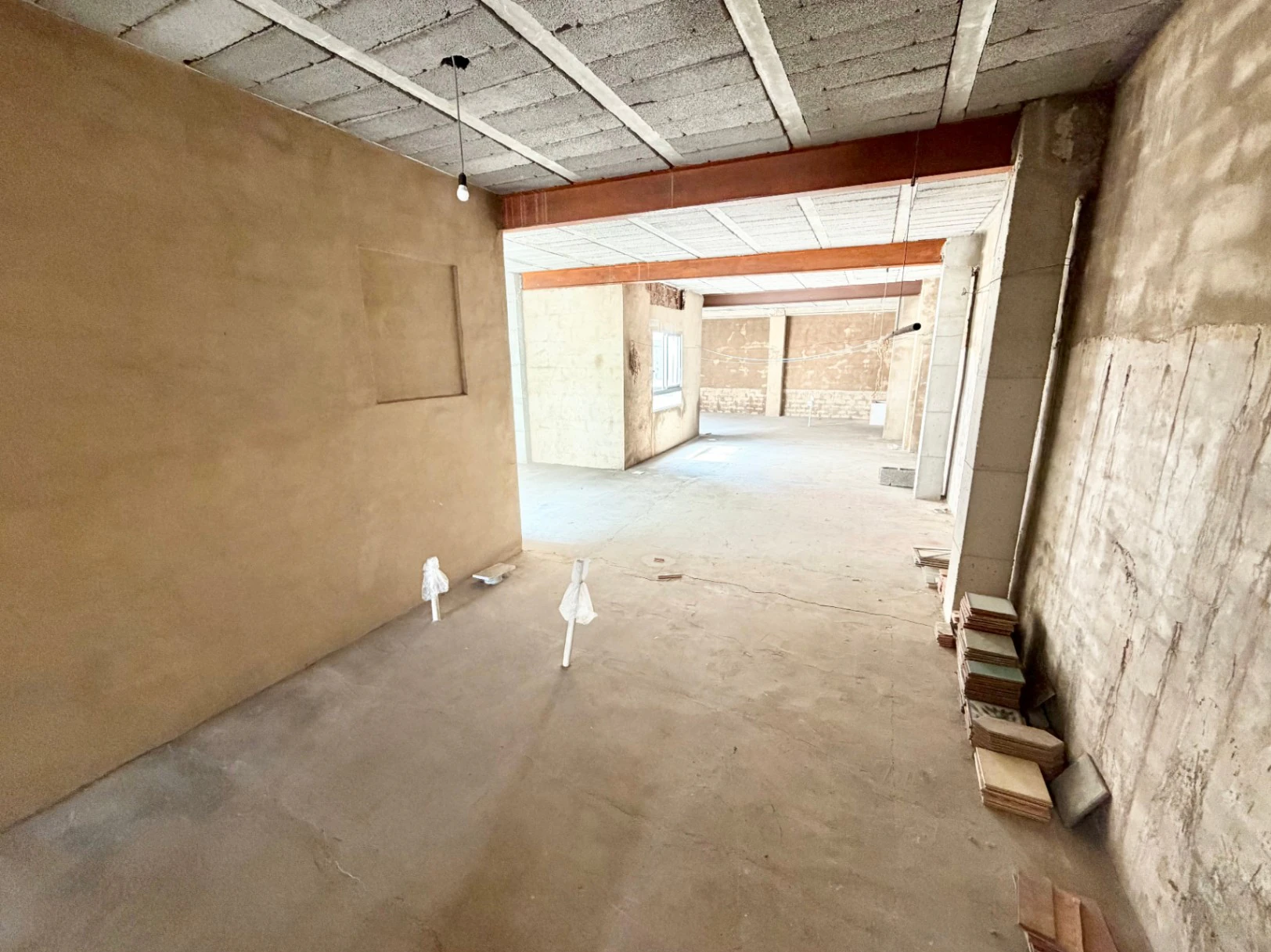 Maison de village avec un grand potentiel pour 3 logements et une terrasse panoramique.