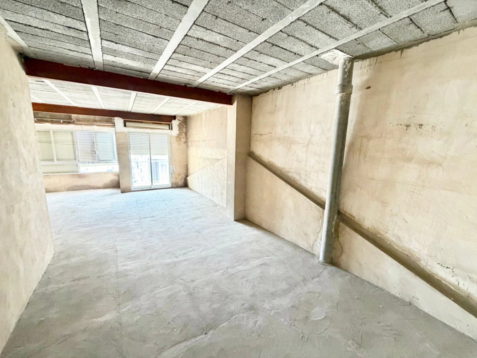 Maison de village avec un grand potentiel pour 3 logements et une terrasse panoramique.