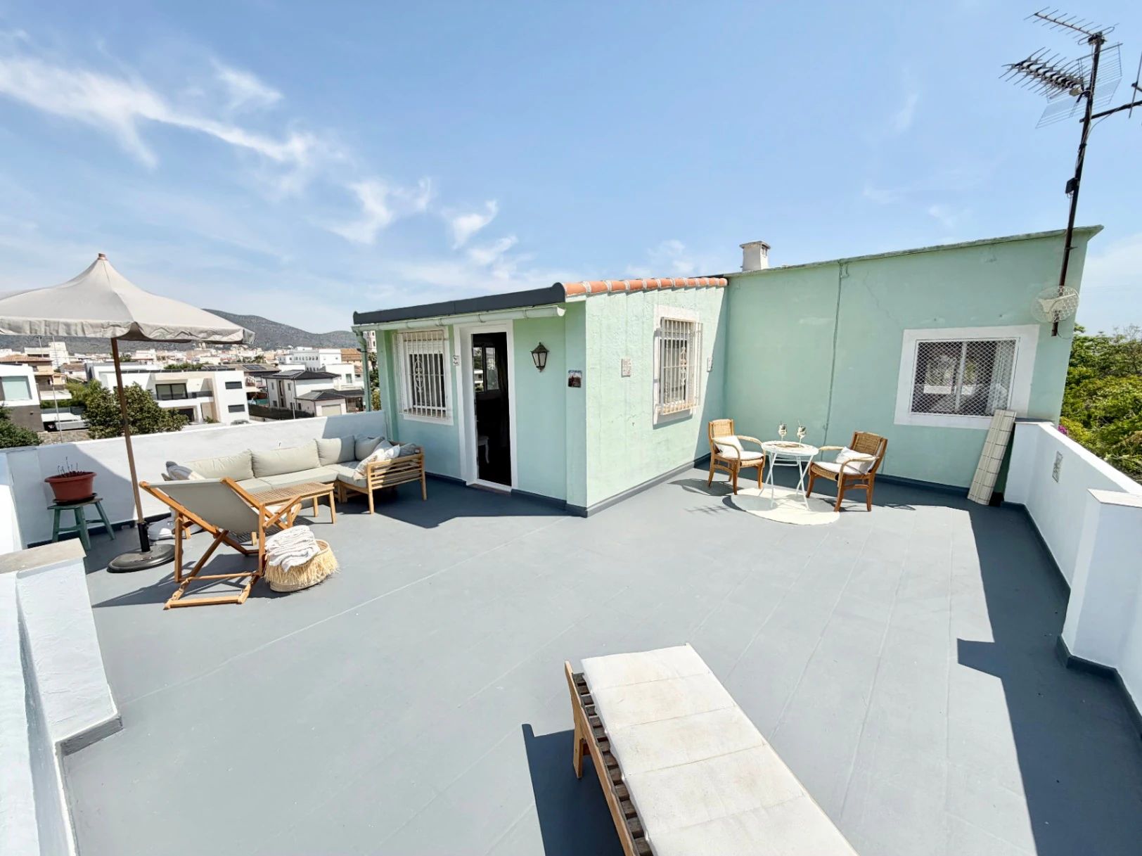 Exclusiva casa de campo en Pego: vistas 360° al mar y la montaña a un paso del pueblo