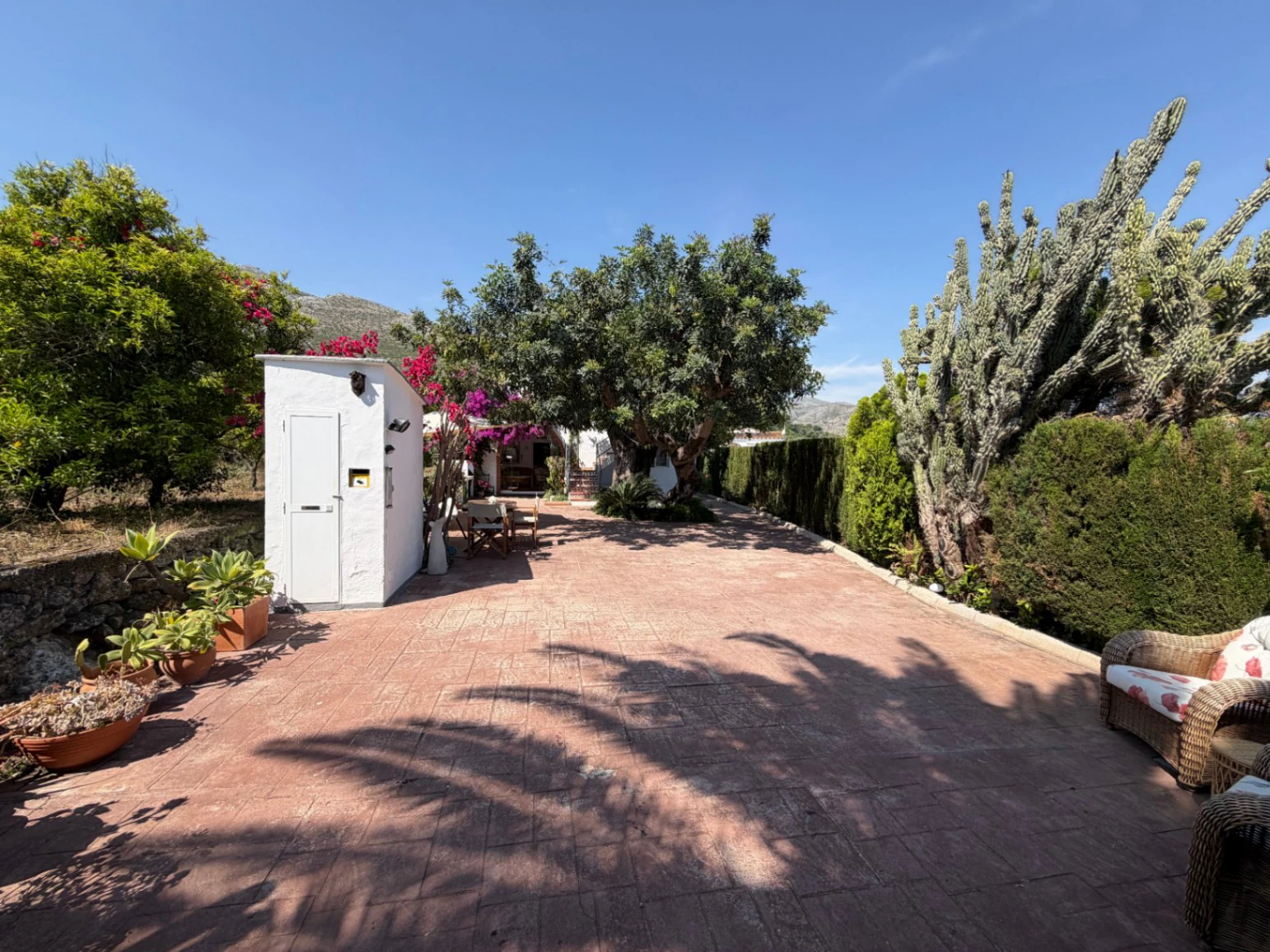 Exclusiva casa de campo en Pego: vistas 360° al mar y la montaña a un paso del pueblo