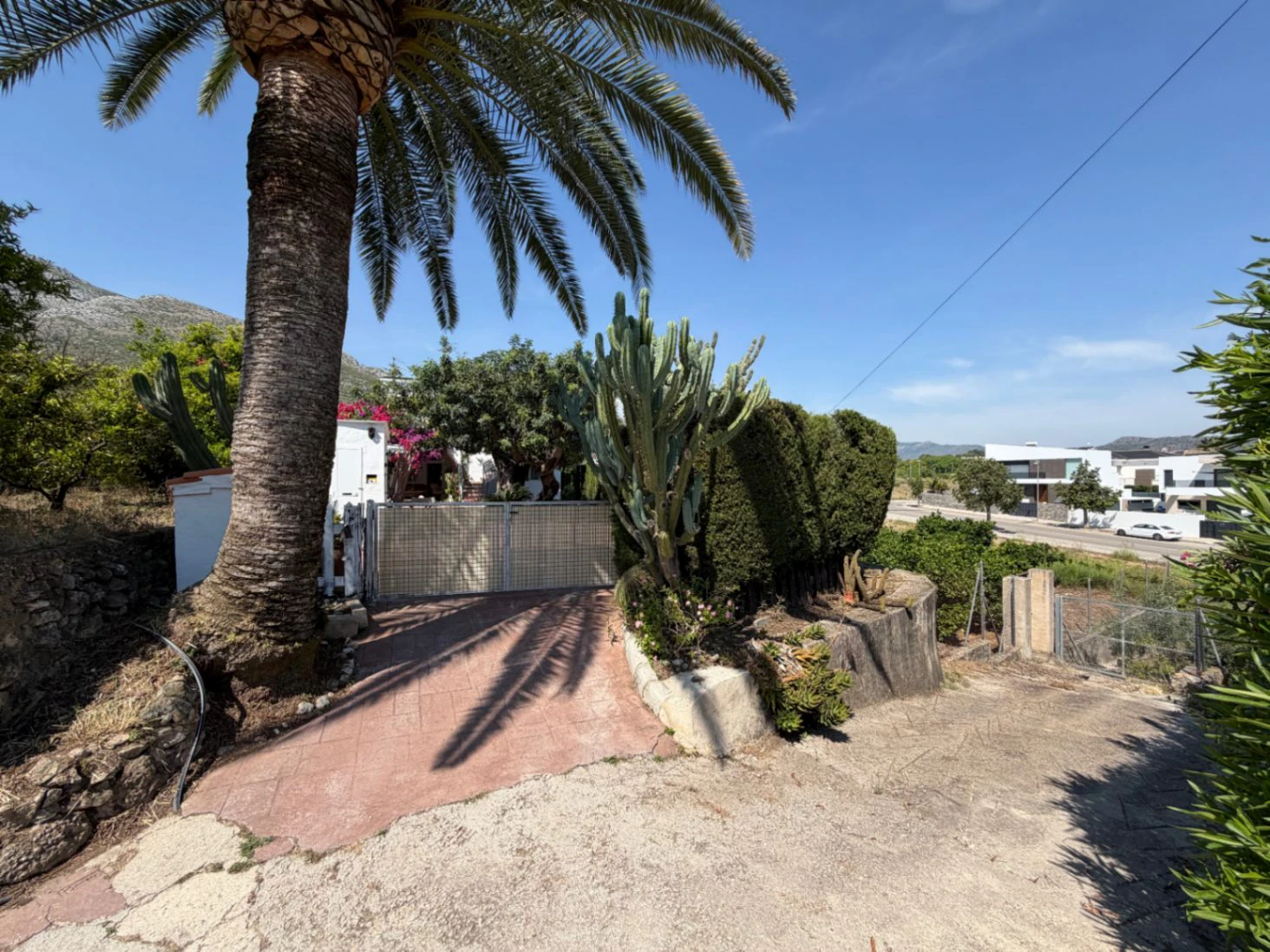 Maison de campagne exclusive à Pego : vues à 360° sur la mer et la montagne, à un pas du village.
