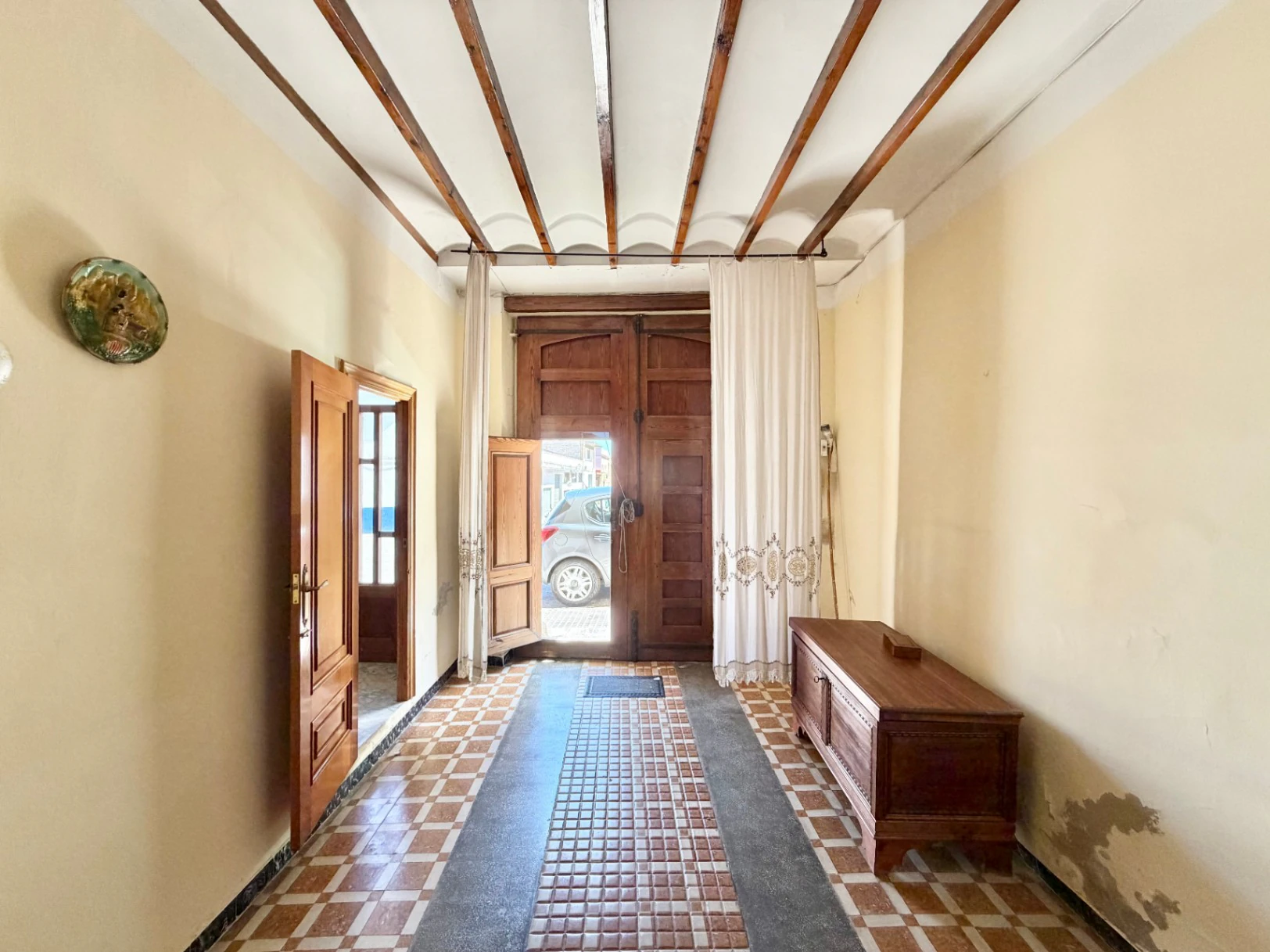 Casa de Pueblo con Gran Potencial para 3 Viviendas y Terraza Panorámica