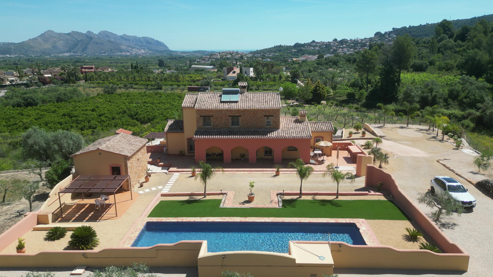Un oasis de paz. Una propiedad de ensueño con un amplio terreno y total privacidad cerca de Denia, Oliva y Jávea.