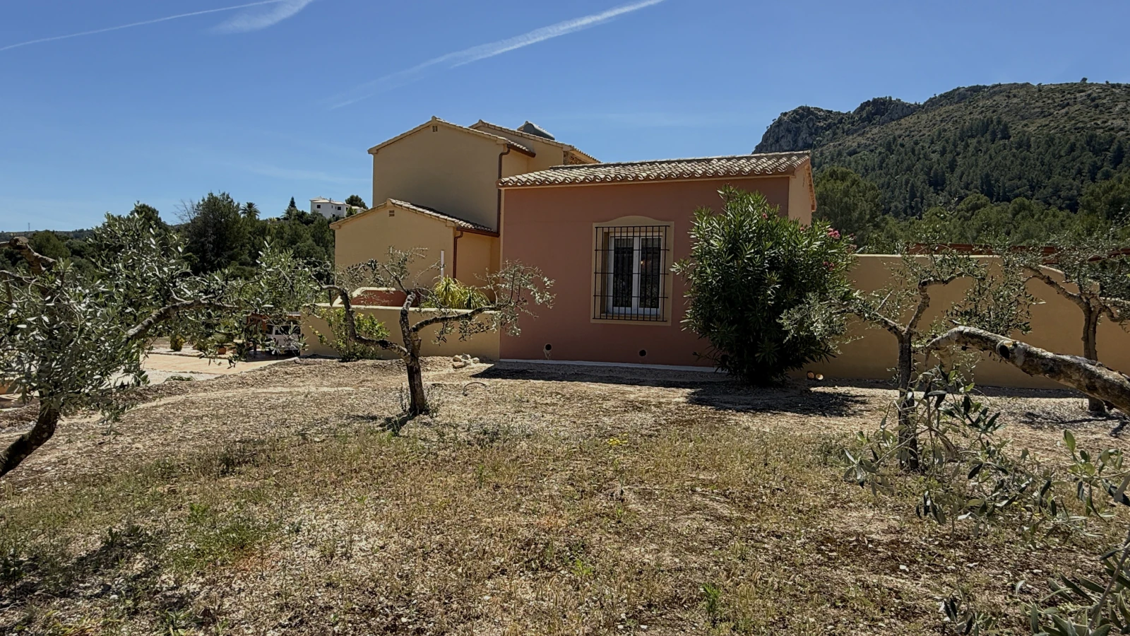Un oasis de paz. Una propiedad de ensueño con un amplio terreno y total privacidad cerca de Denia, Oliva y Jávea.