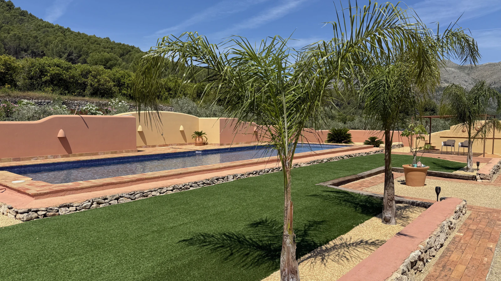 Un oasis de paz. Una propiedad de ensueño con un amplio terreno y total privacidad cerca de Denia, Oliva y Jávea.