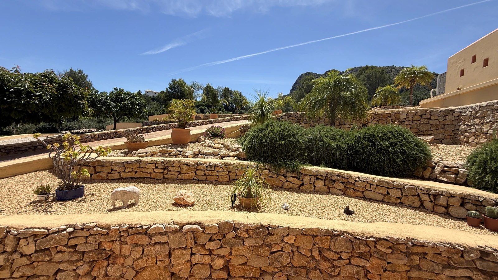 Un oasis de paz. Una propiedad de ensueño con un amplio terreno y total privacidad cerca de Denia, Oliva y Jávea.