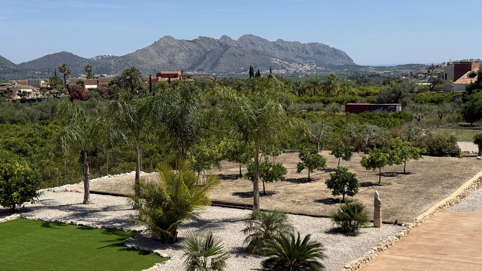 Un oasis de paz. Una propiedad de ensueño con un amplio terreno y total privacidad cerca de Denia, Oliva y Jávea.