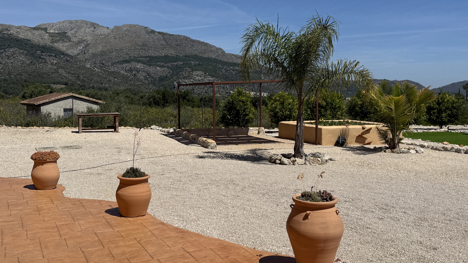 Un oasis de paz. Una propiedad de ensueño con un amplio terreno y total privacidad cerca de Denia, Oliva y Jávea.