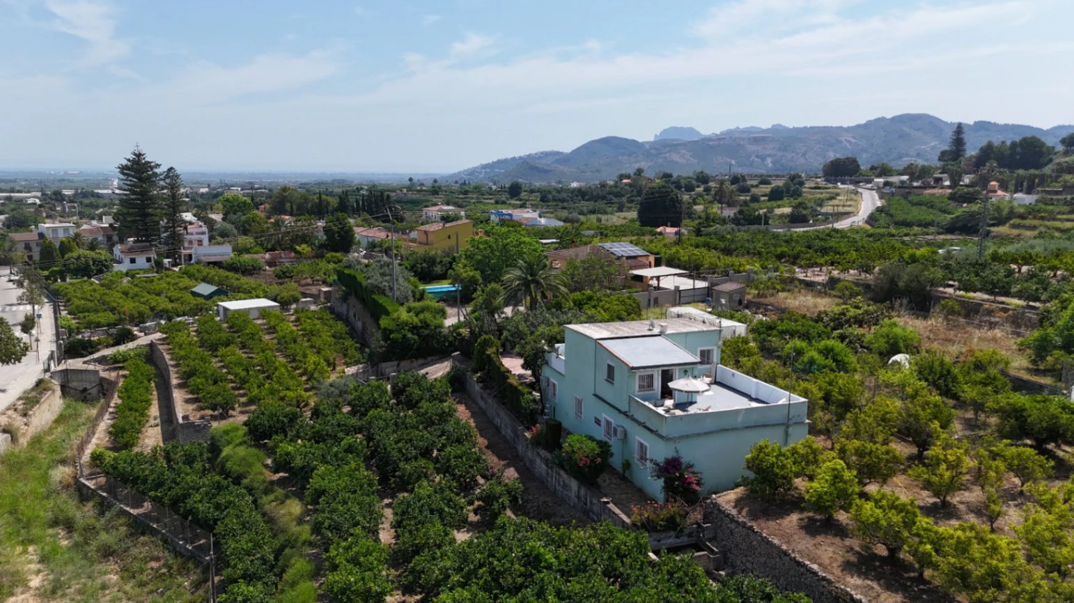 Exclusiva casa de campo en Pego: vistas 360° al mar y la montaña a un paso del pueblo