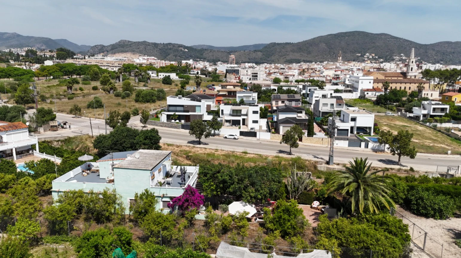 Exclusiva casa de campo en Pego: vistas 360° al mar y la montaña a un paso del pueblo