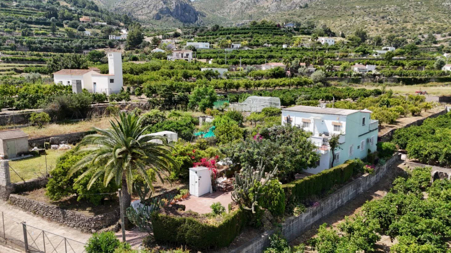 Exclusiva casa de campo en Pego: vistas 360° al mar y la montaña a un paso del pueblo