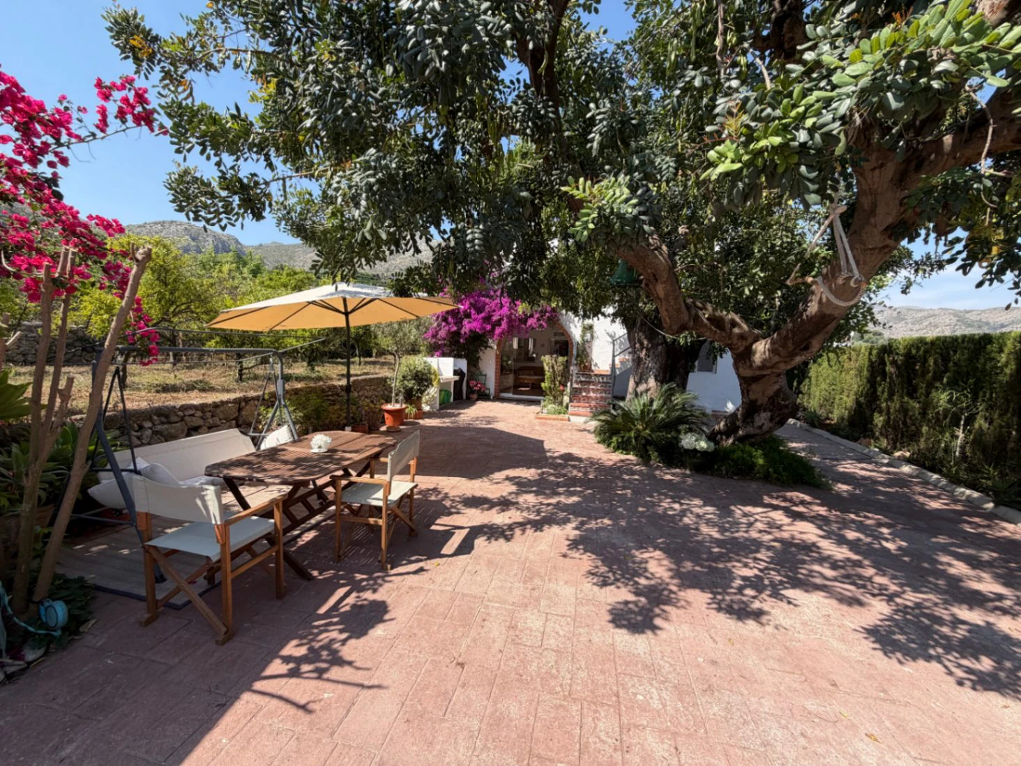 Exclusiva casa de campo en Pego: vistas 360° al mar y la montaña a un paso del pueblo