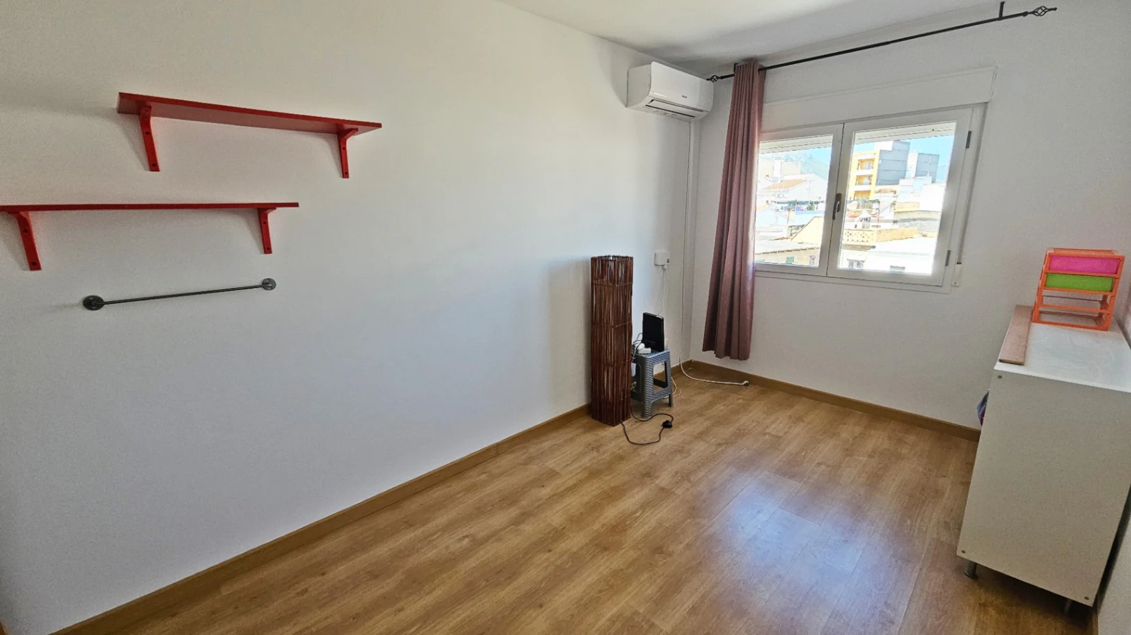 Piso en venta de 2 habitaciones en el centro de Pego, Alicante