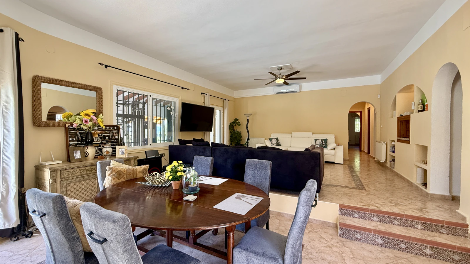 Exclusiva Villa con Piscina y Acabados de Alta Calidad en Monte Pego