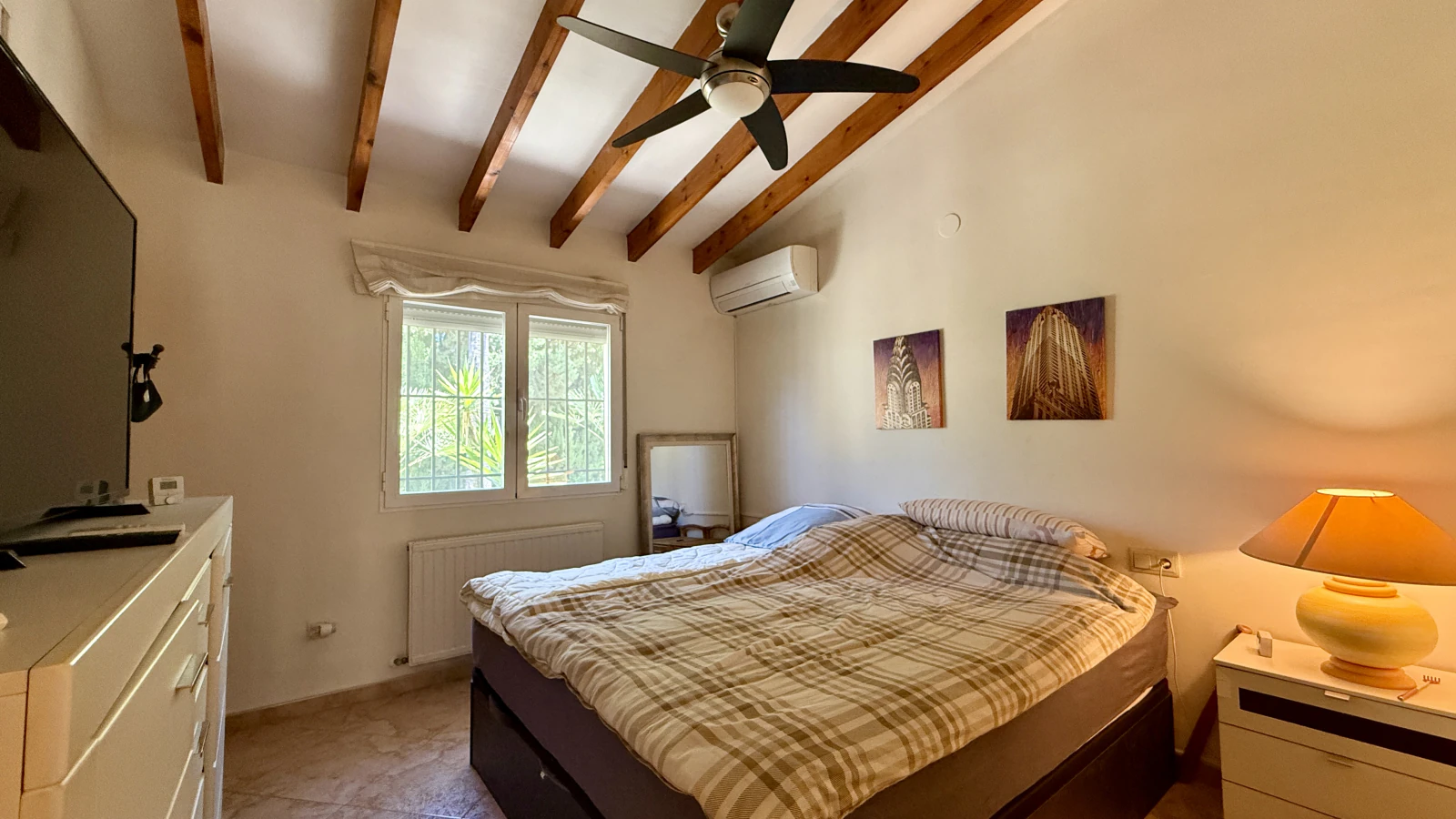 Exclusiva Villa con Piscina y Acabados de Alta Calidad en Monte Pego