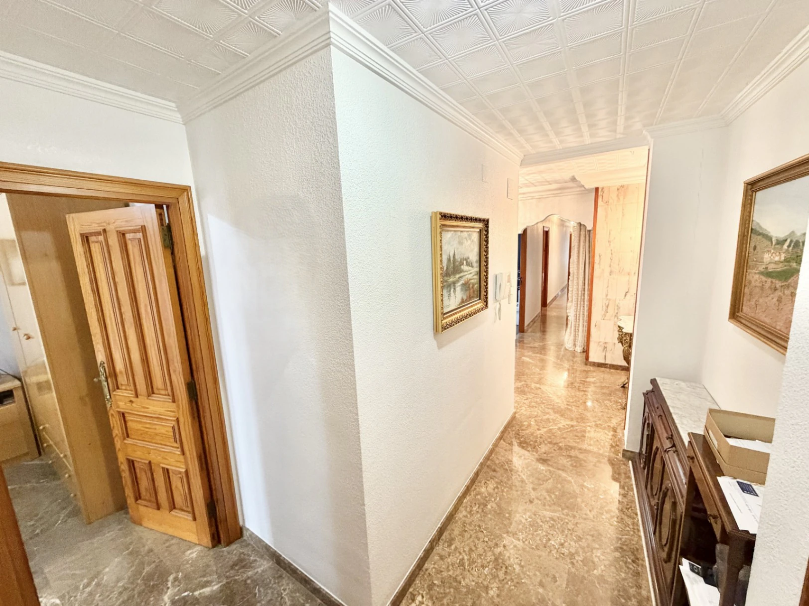 Casa de pueblo señorial en el centro de Pego: Espacio, privacidad y un oasis exclusivo