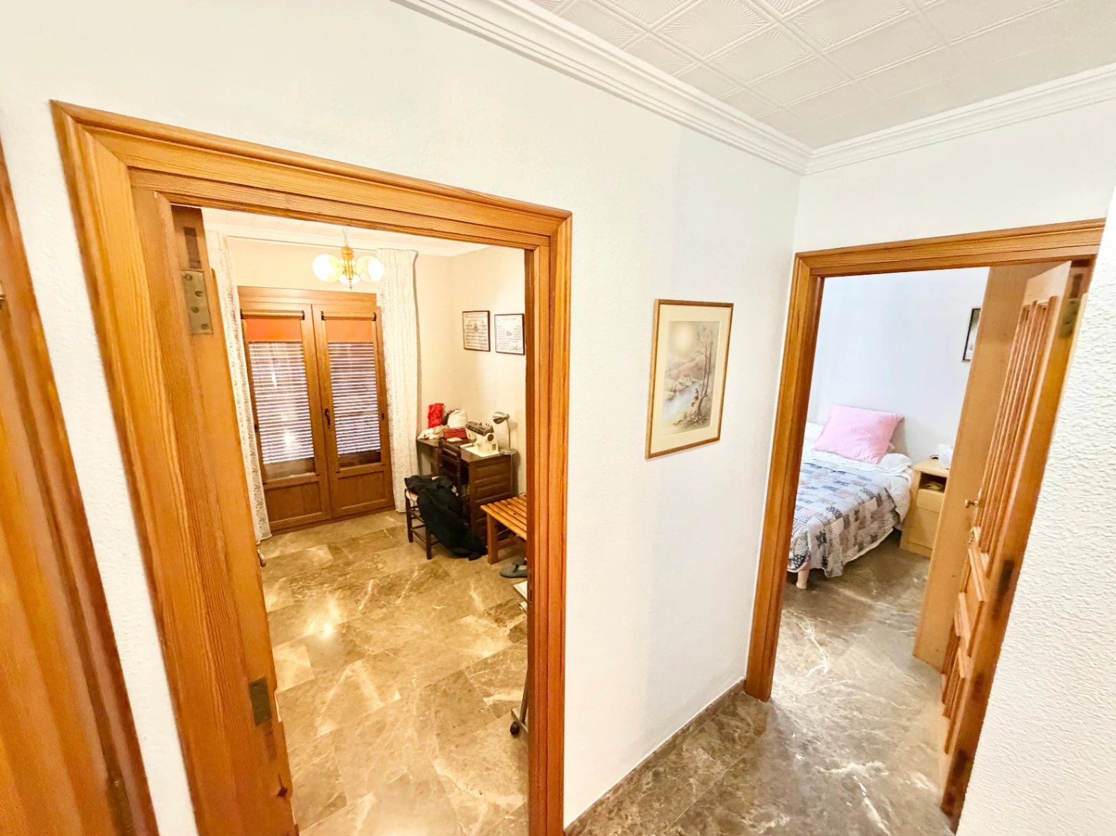 Casa de pueblo señorial en el centro de Pego: Espacio, privacidad y un oasis exclusivo