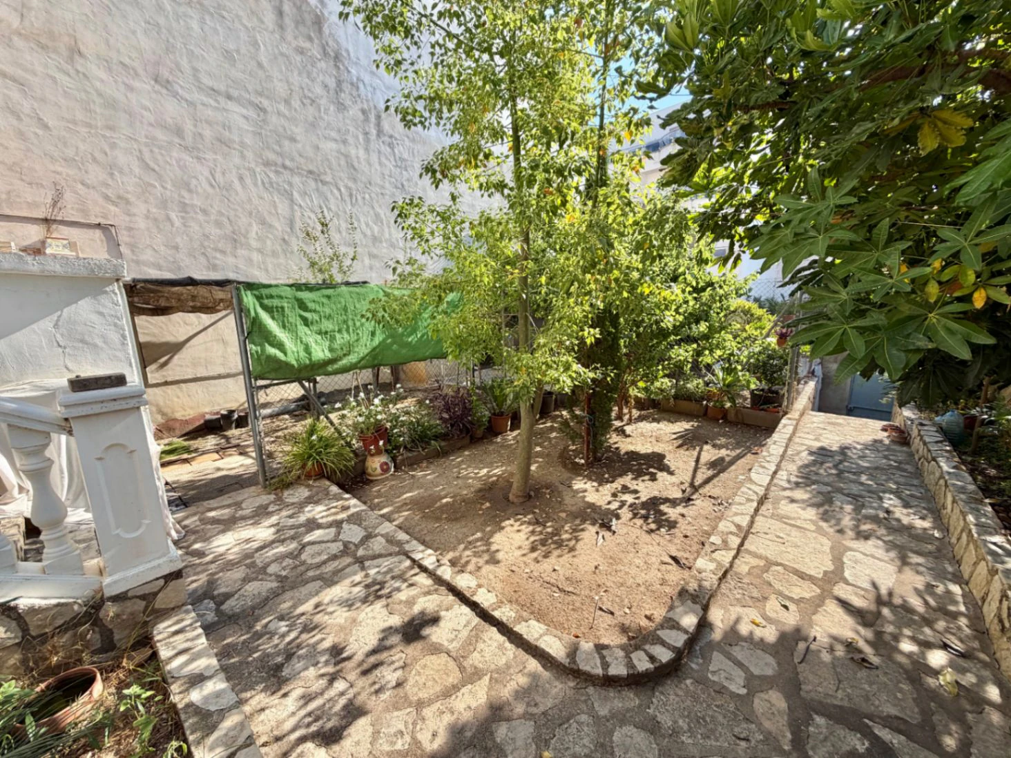 Casa de pueblo señorial en el centro de Pego: Espacio, privacidad y un oasis exclusivo