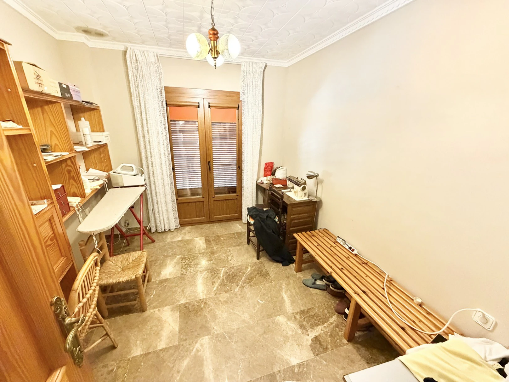 Casa de pueblo señorial en el centro de Pego: Espacio, privacidad y un oasis exclusivo