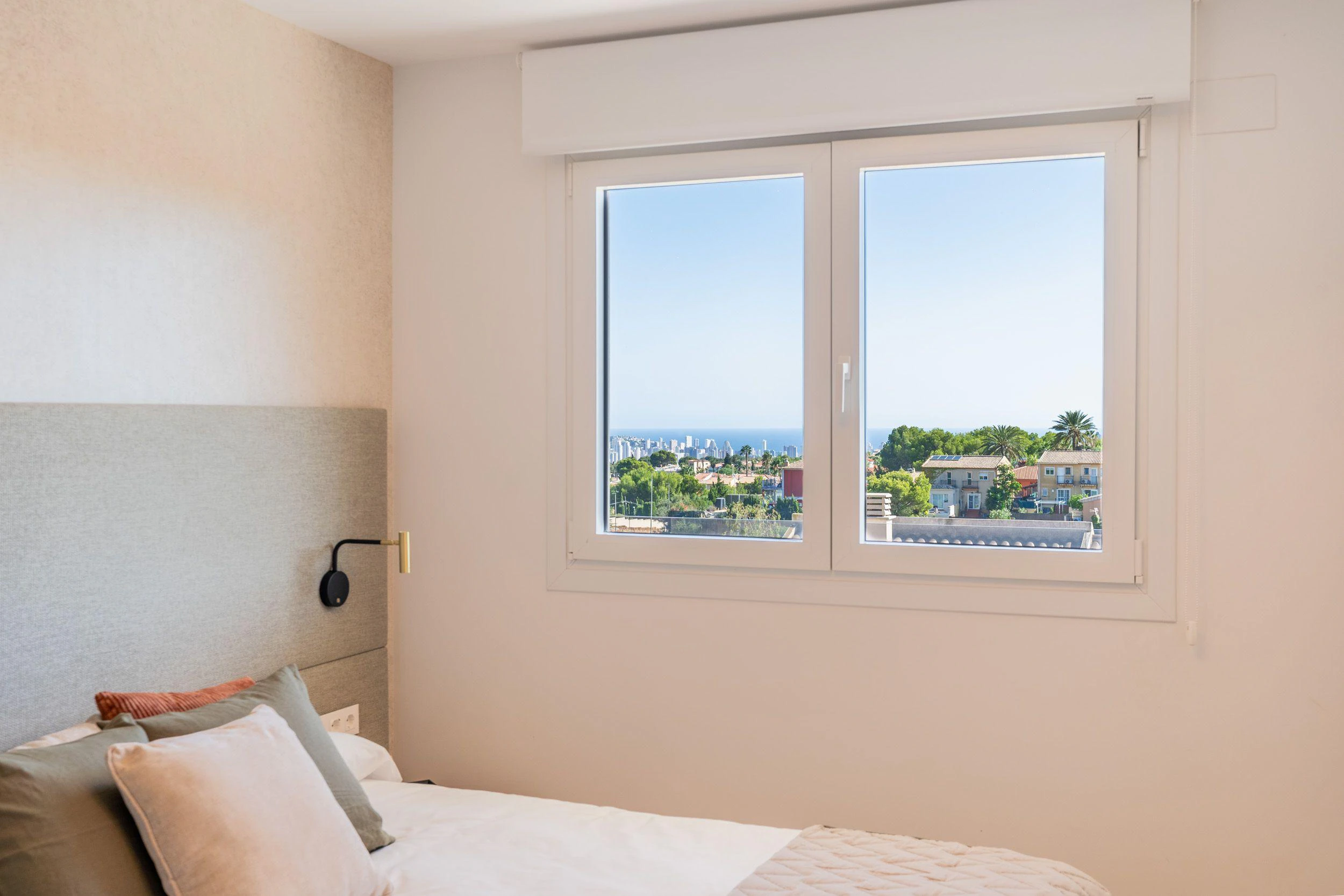 Te koop: rijtjeshuis in La Nucía met 4 slaapkamers en 3 badkamers.
