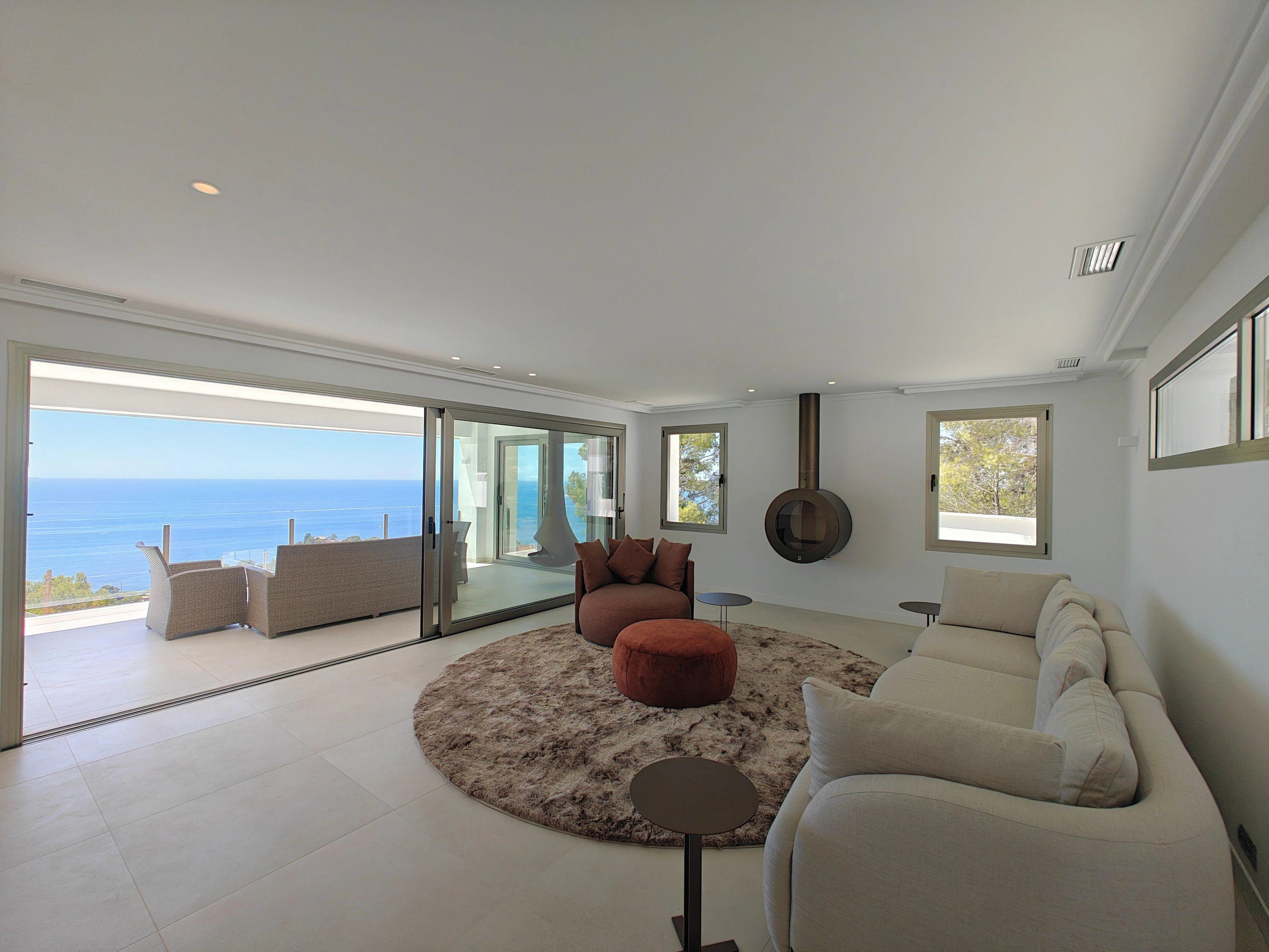 Chalet for sale in Sierra de Altea with infinity pool.