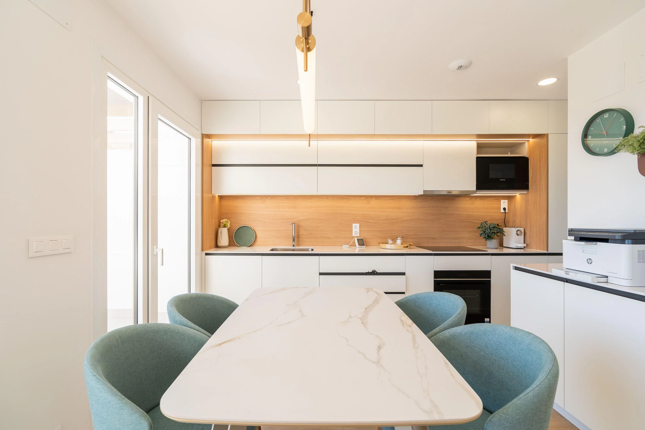 Te koop: rijtjeshuis in La Nucía met 4 slaapkamers en 3 badkamers.