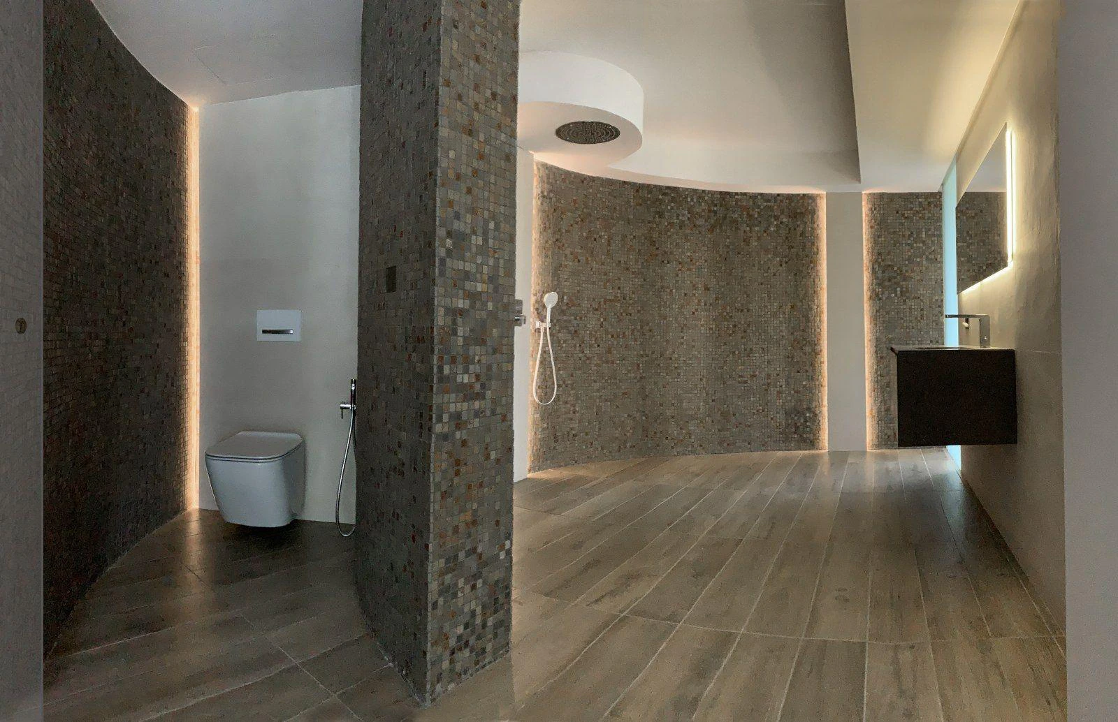 Chalet for sale in Sierra de Altea with 3 bedrooms and an infinity pool.