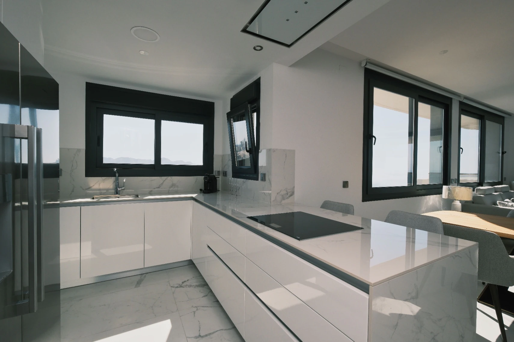 Dachgeschosswohnung zum Verkauf in Benidorm mit 3 Schlafzimmern und beheiztem Pool.