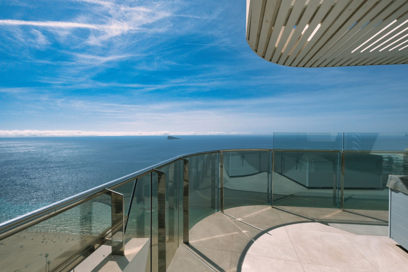 Dachgeschosswohnung zum Verkauf in Benidorm mit 3 Schlafzimmern und beheiztem Pool.