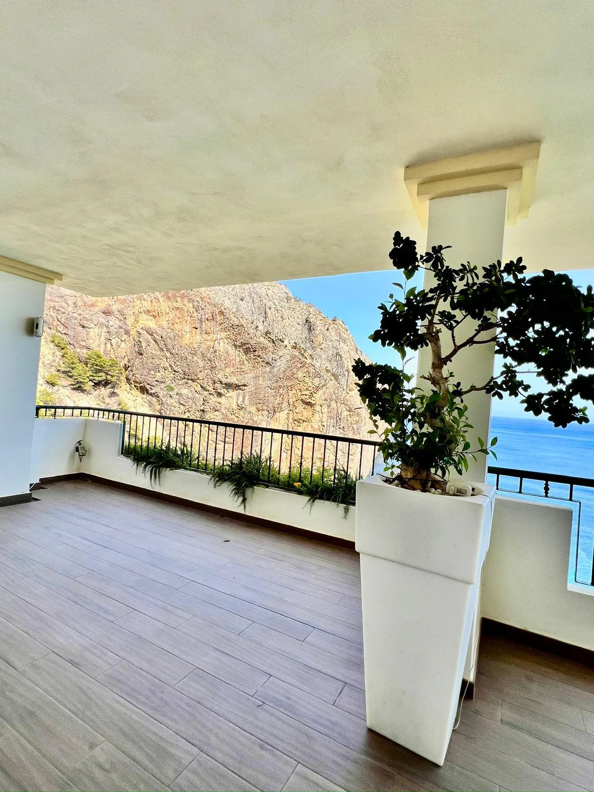Luxuswohnung in erster Meereslinie in Mascarat, Altea