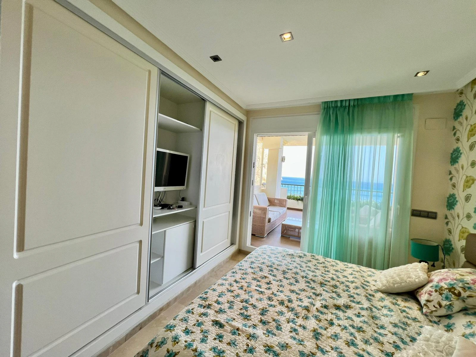 Luxuswohnung in erster Meereslinie in Mascarat, Altea