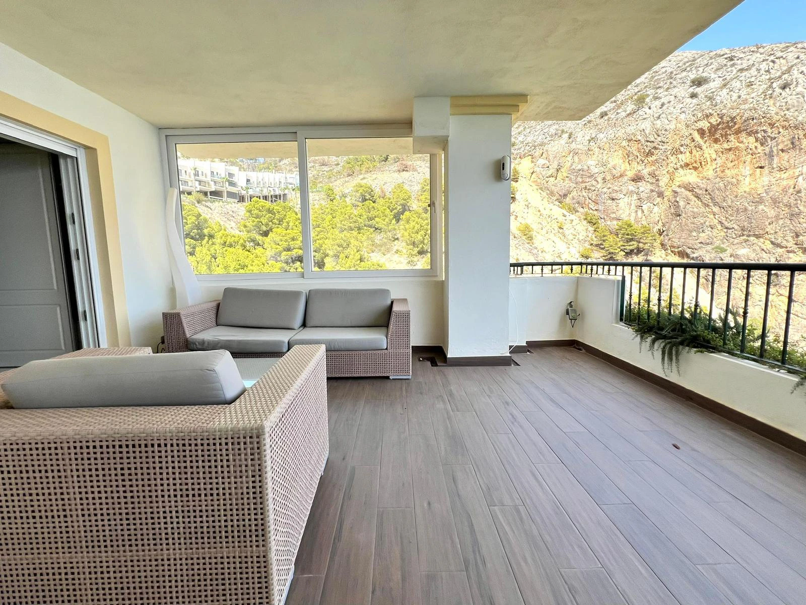 Luxuswohnung in erster Meereslinie in Mascarat, Altea