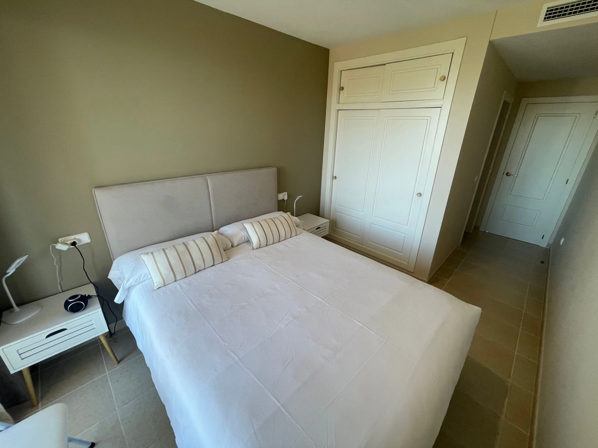Sea View 2-Bedroom Apartment for Sale in Mascarat near Marina Greenwich