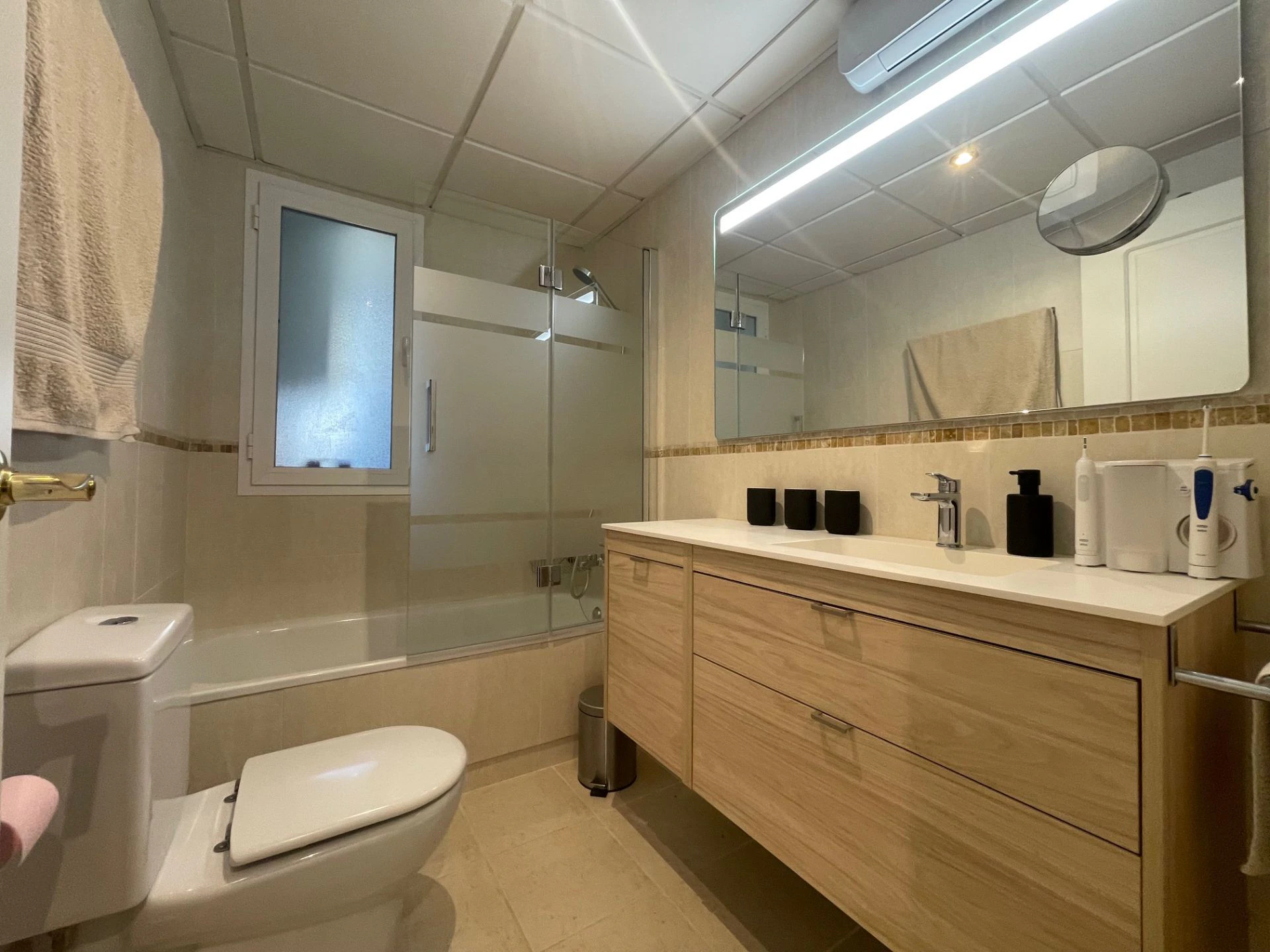 Sea View 2-Bedroom Apartment for Sale in Mascarat near Marina Greenwich