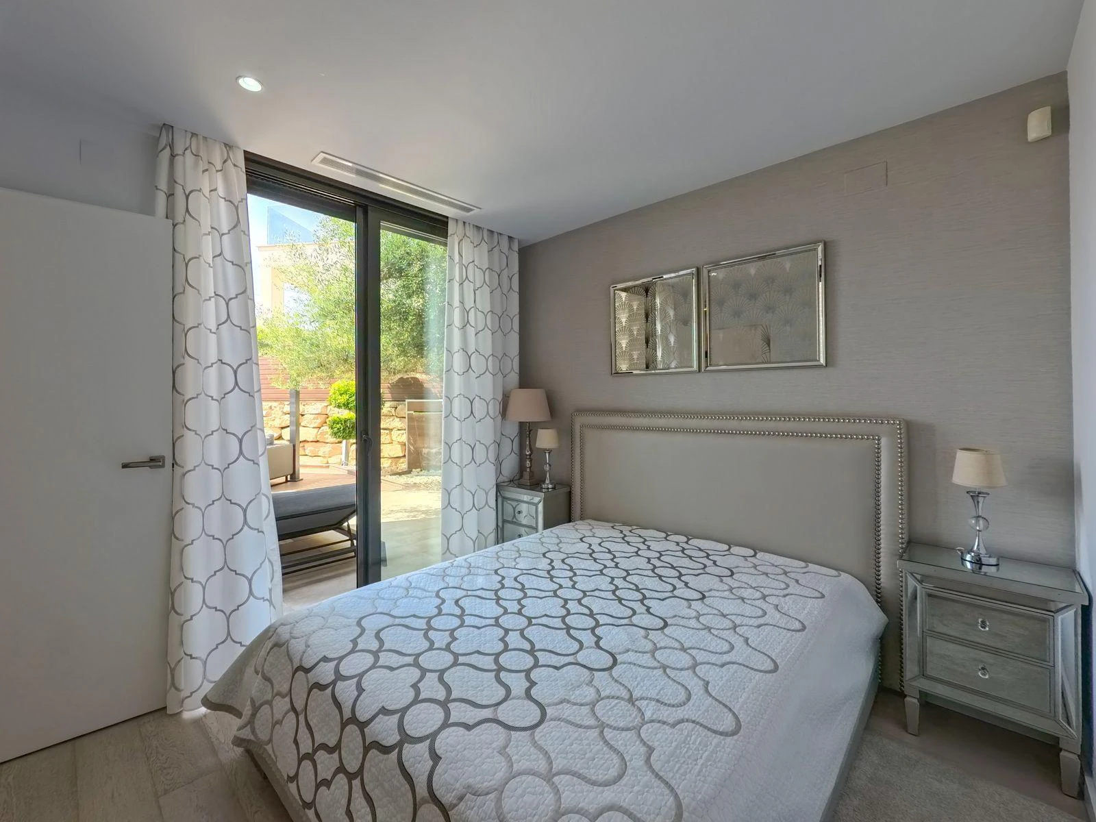 Chalet for sale in Finestrat, Sierra Cortina: 4 bedrooms, private pool.