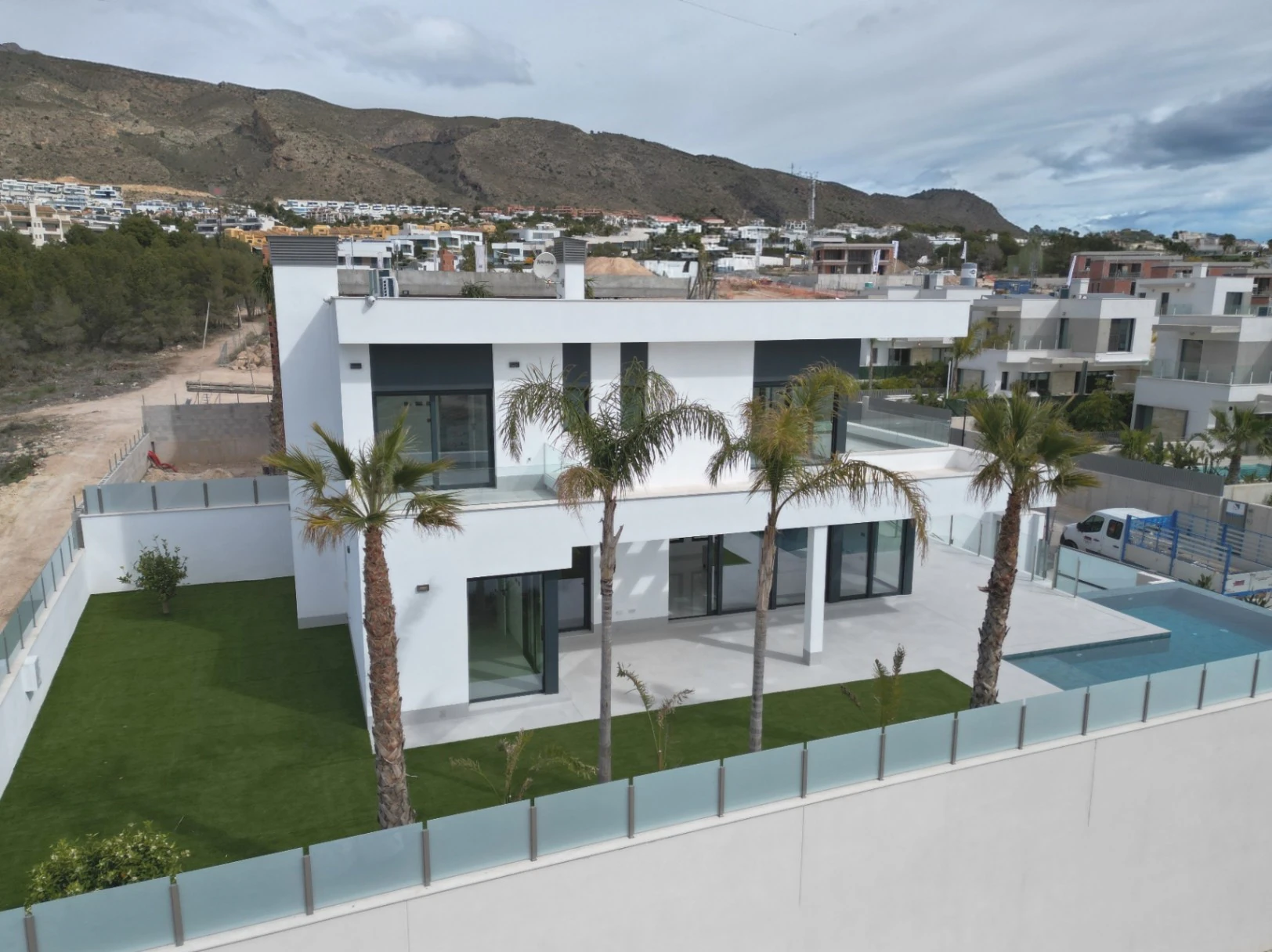 Moderne Villa in Sierra Cortina – Komfort, Design und Top-Lage an der Costa Blanca