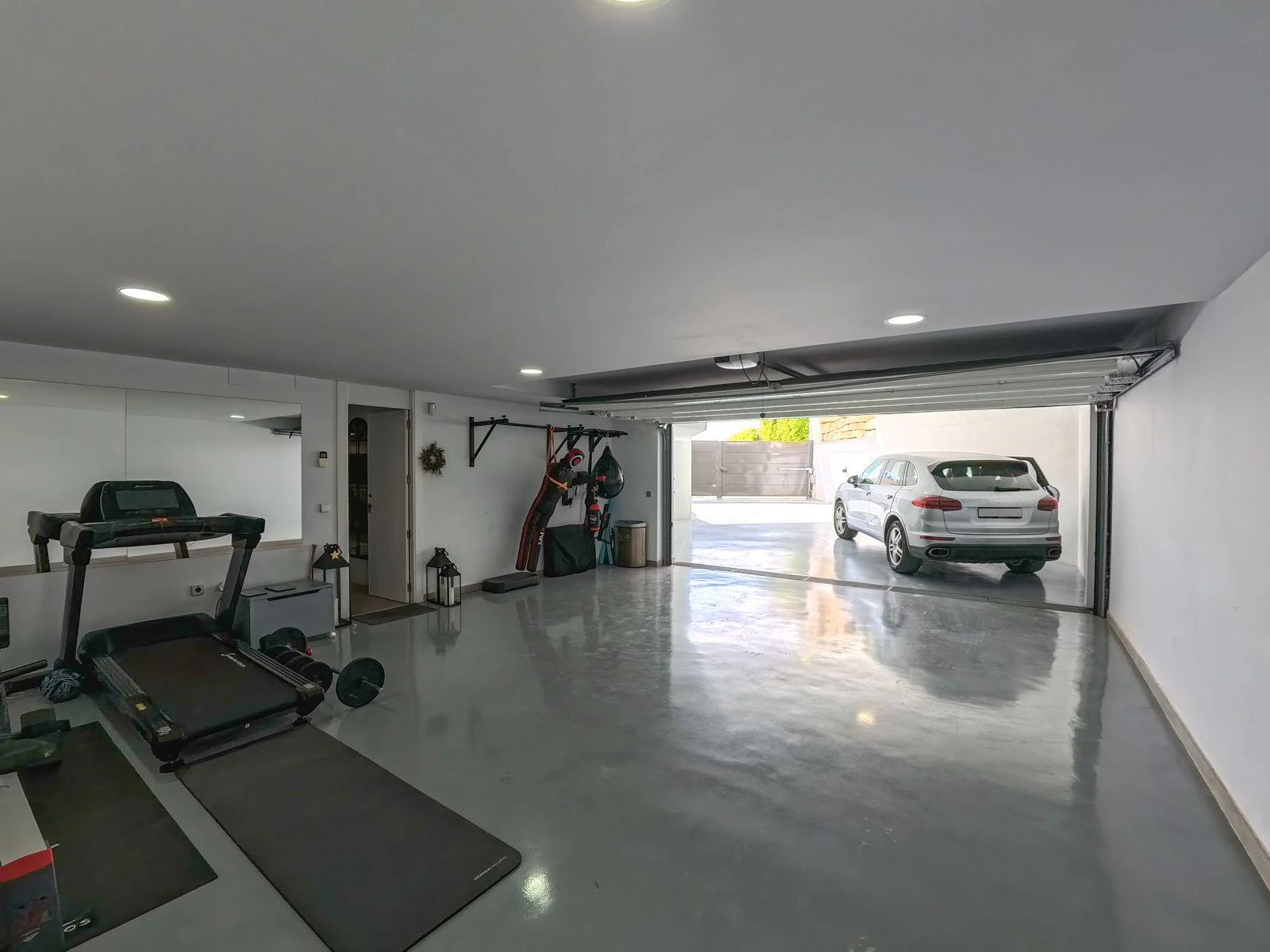 Chalet for sale in Finestrat, Sierra Cortina: 4 bedrooms, private pool.