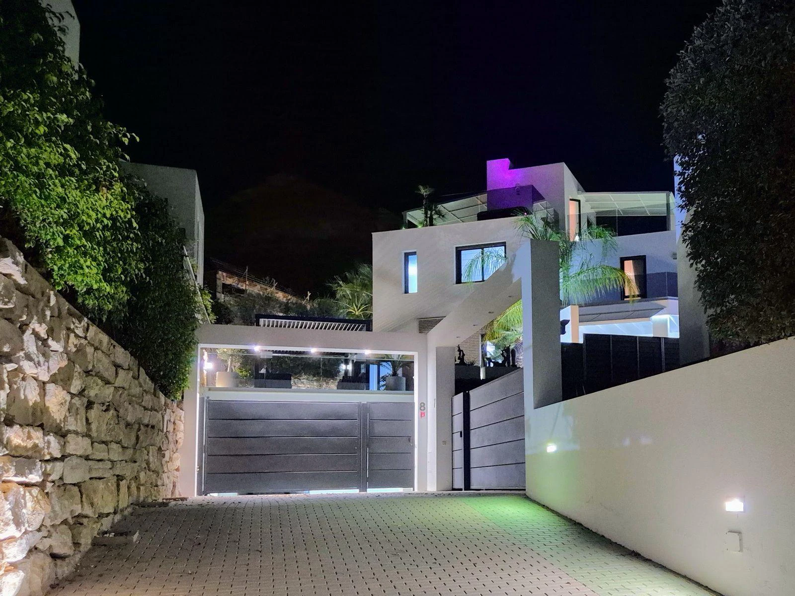 Chalet for sale in Finestrat, Sierra Cortina: 4 bedrooms, private pool.