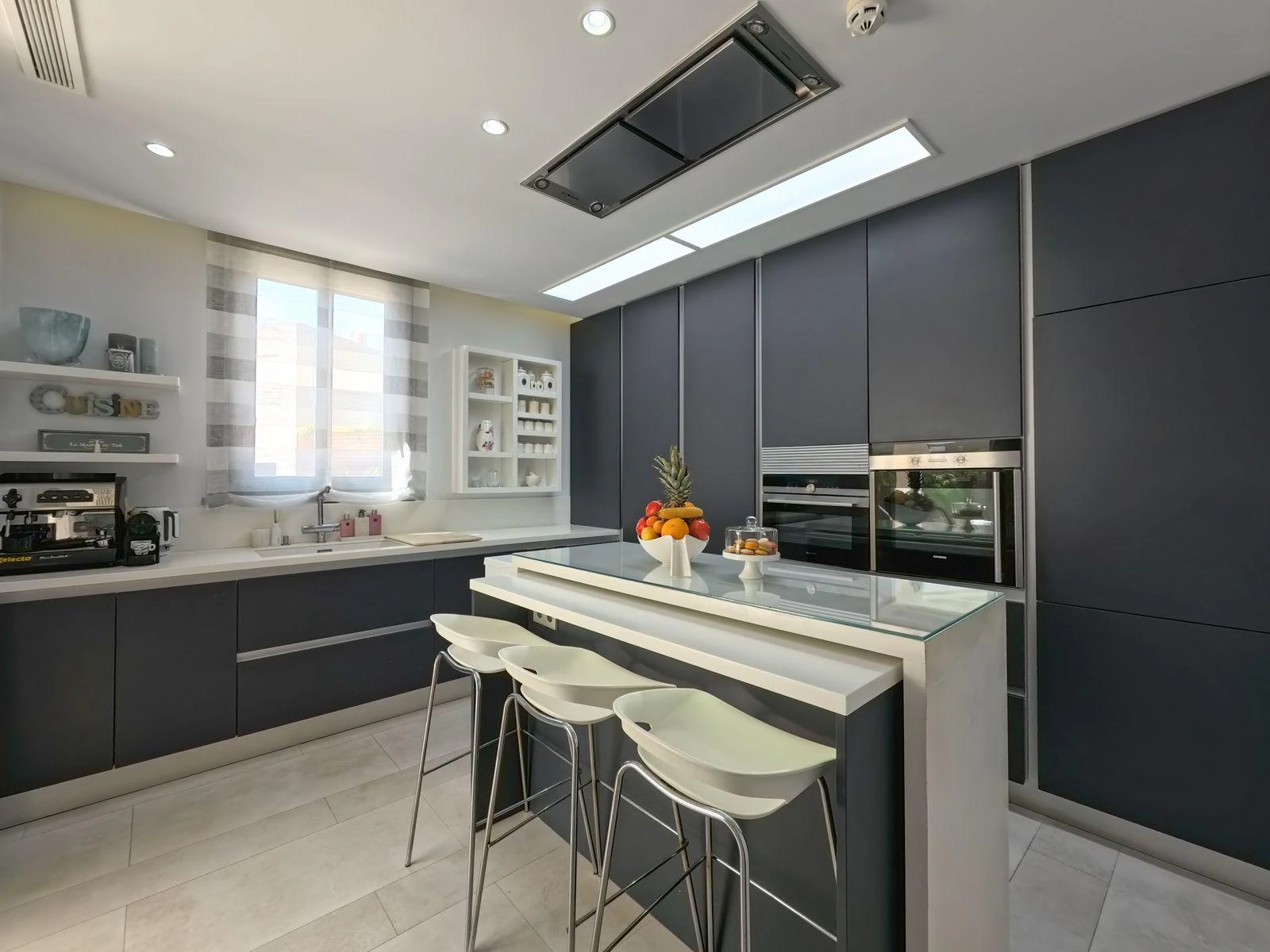 Chalet for sale in Finestrat, Sierra Cortina: 4 bedrooms, private pool.