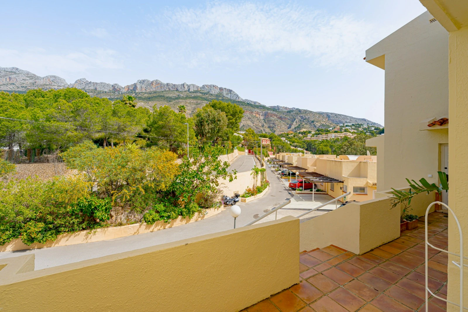 Duplex Apartment for Sale Next to the Golf Course in Altea la Vella – Sea and Golf Course Views, North Costa Blanca