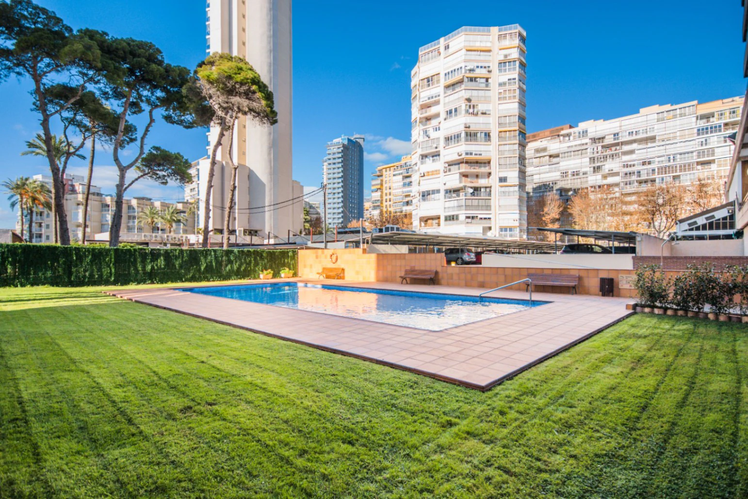 Luxury apartment for sale with 3 bedrooms and 3 bathrooms frontline in Benidorm.
