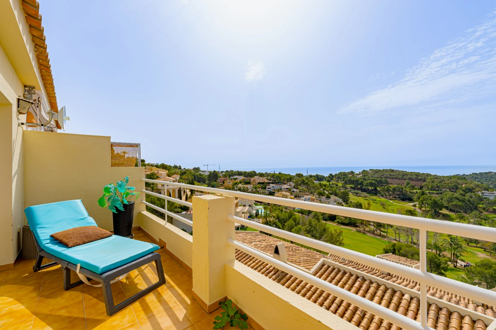 Duplex Apartment for Sale Next to the Golf Course in Altea la Vella – Sea and Golf Course Views, North Costa Blanca